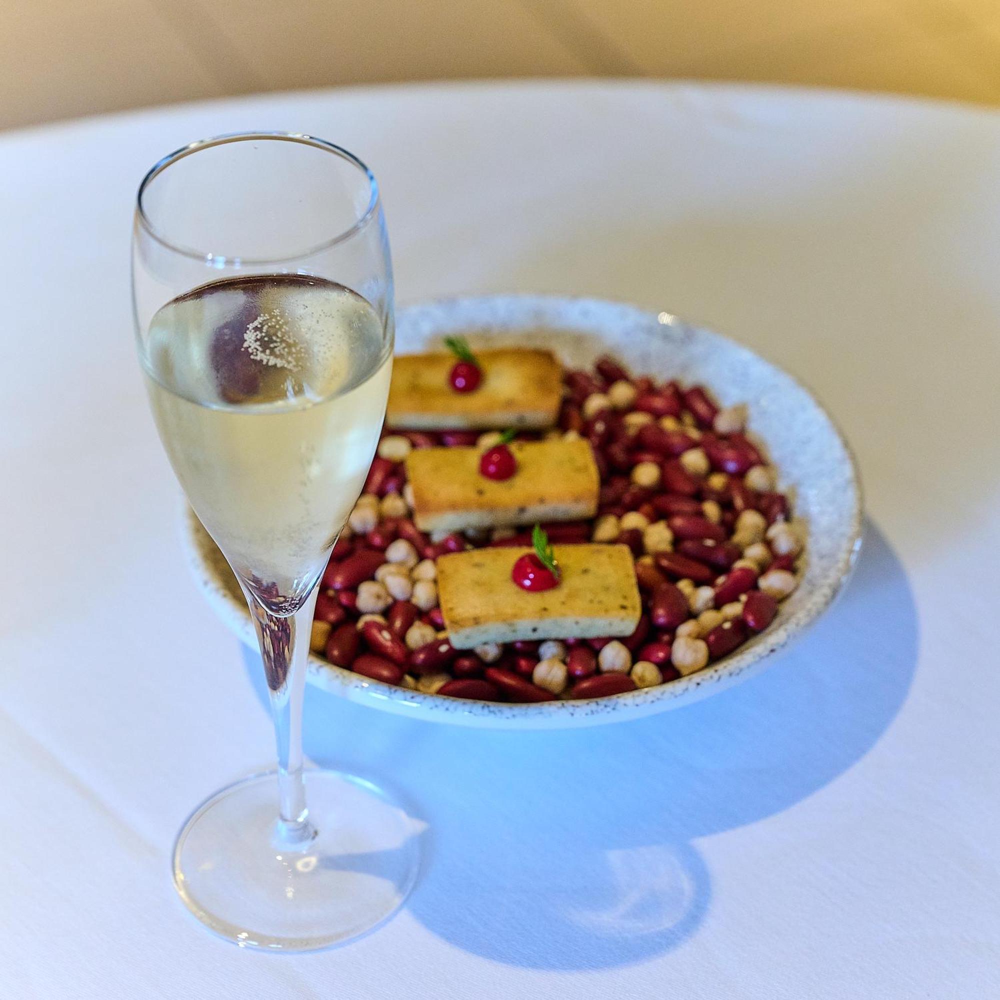 Logis L'Ermitage Hotel & Restaurant Saulges ภายนอก รูปภาพ