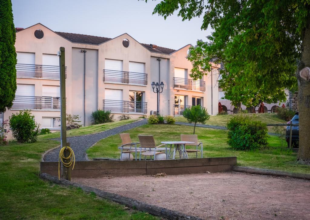 Logis L'Ermitage Hotel & Restaurant Saulges ภายนอก รูปภาพ