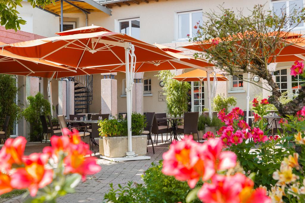 Logis L'Ermitage Hotel & Restaurant Saulges ภายนอก รูปภาพ