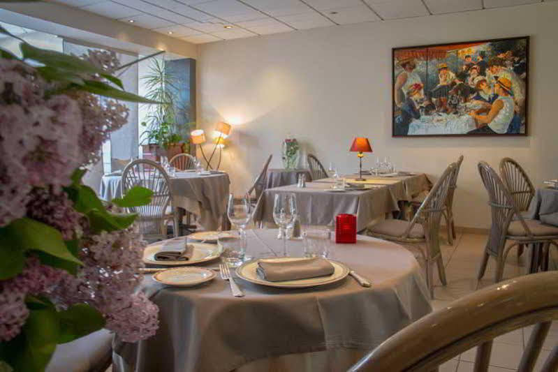Logis L'Ermitage Hotel & Restaurant Saulges ภายนอก รูปภาพ